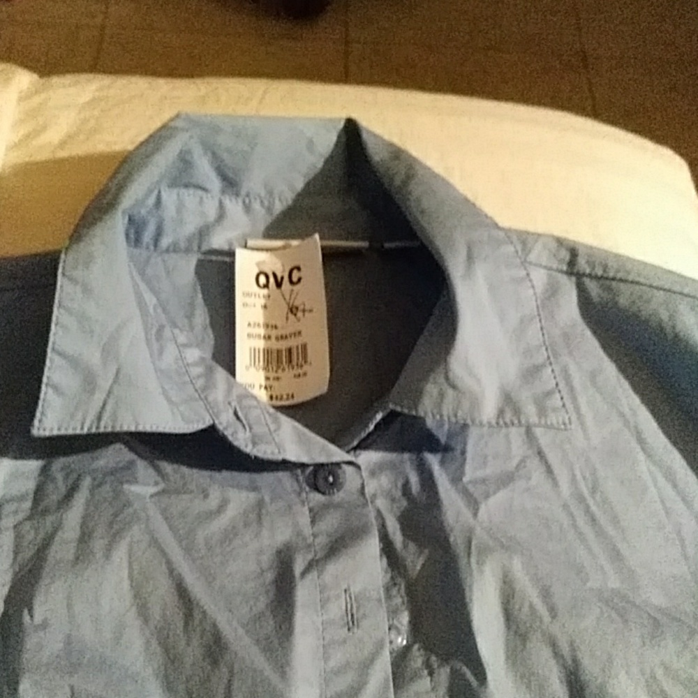 Susan Graver size 4 long sleeve button down